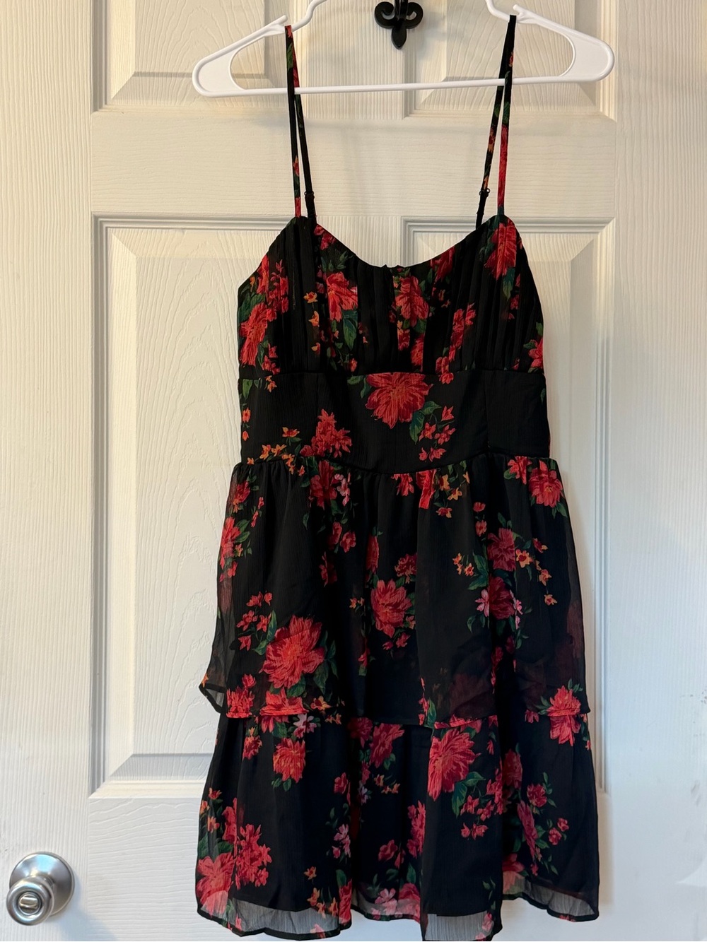 NWT American Eagle Ruched Tie-Back Floral Mini Dress Black Red size Medium